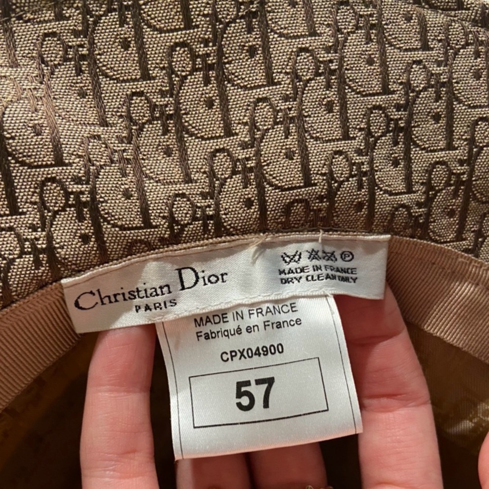 CHRISTIAN DIOR BUCKET HAT REMOVABLE POUCH/COIN PURSE EXCELLENT CONDITION - Picture 4 of 10